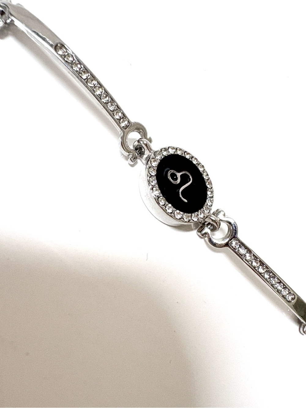 Silver-Tone Zodiac Leo Bracelet with Black Dial Crystal Embellishments S/XS - Picture 5 of 8